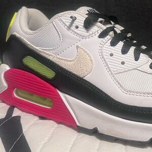 Nike air max brand new rare colorway… size 9.5